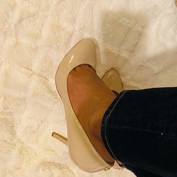 Express Pumps - Picture 5 of 6